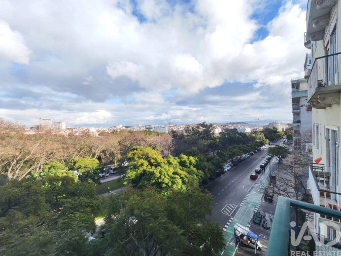 Apartamento T4 para Arrendamento em Avenidas Novas Foto 7