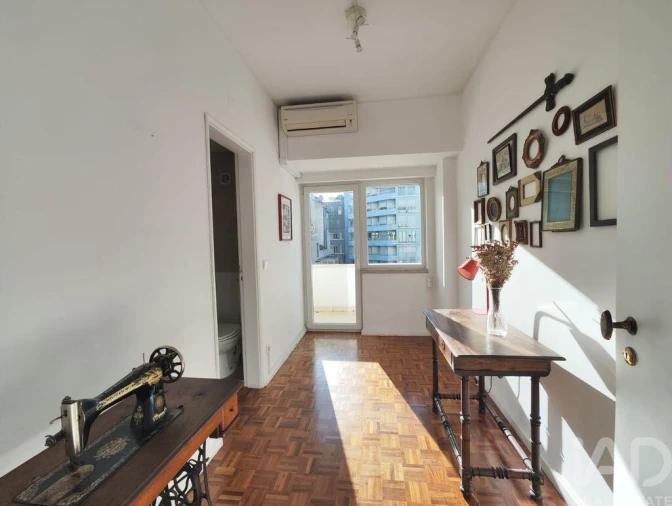 Apartamento T4 para Arrendamento em Avenidas Novas Foto 18