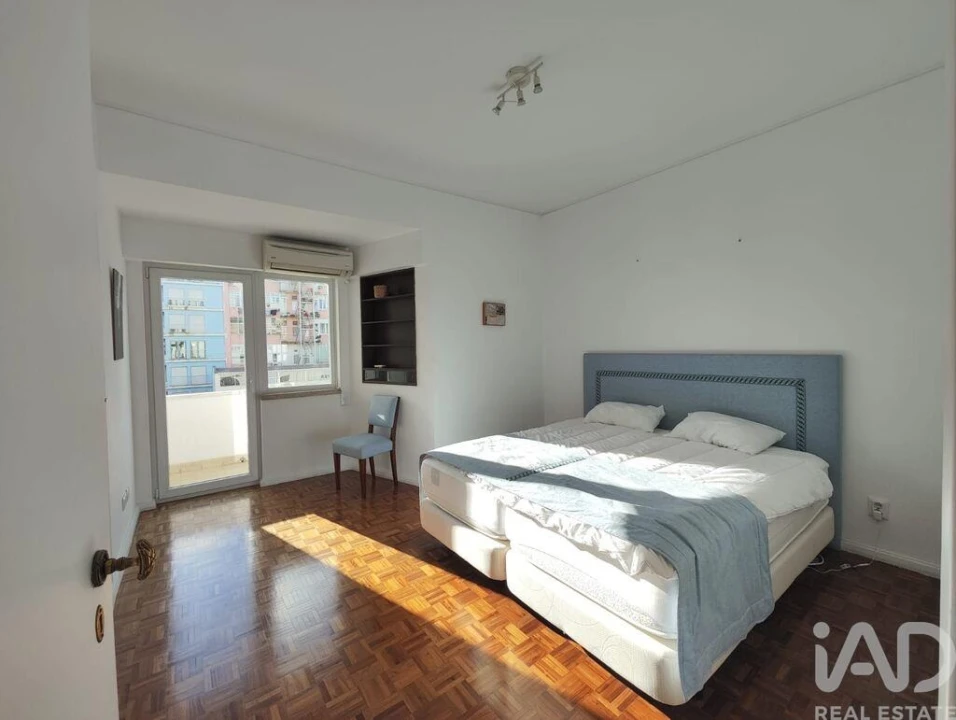 Apartamento T4 para Arrendamento em Avenidas Novas Foto 26