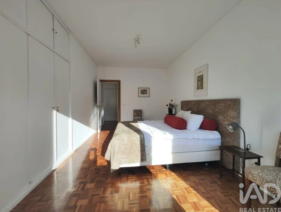 Apartamento T4 para Arrendamento em Avenidas Novas Foto 24