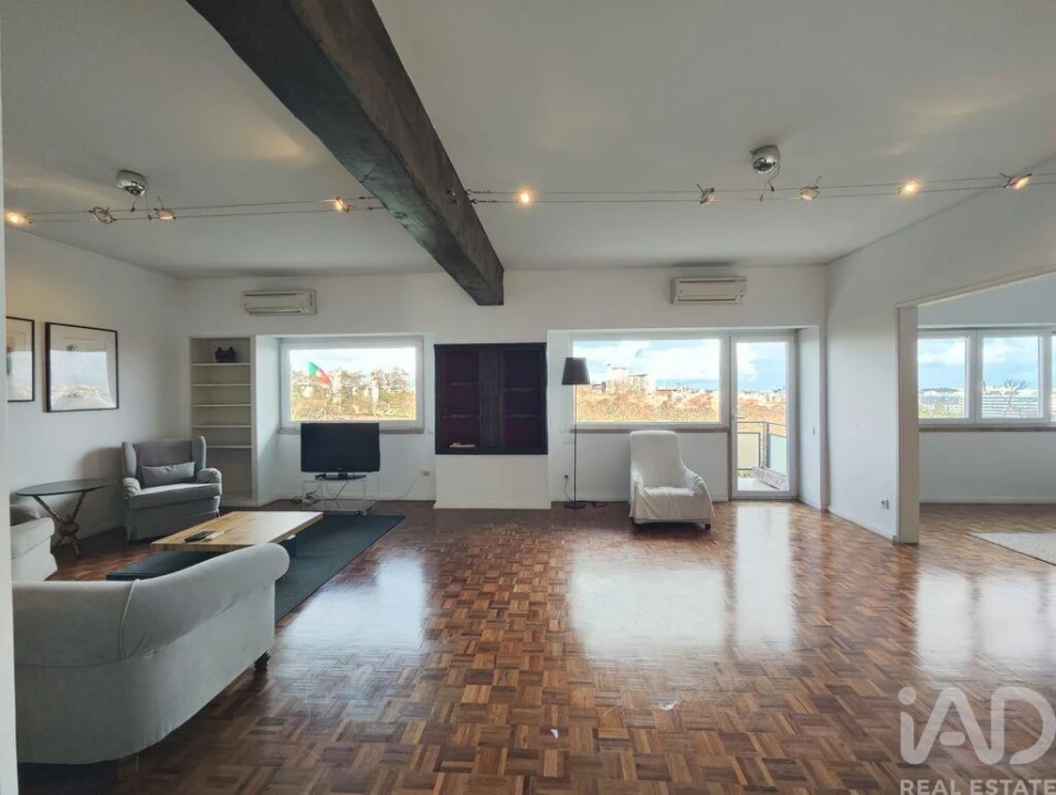 Apartamento T4 para Arrendamento em Avenidas Novas Foto 3