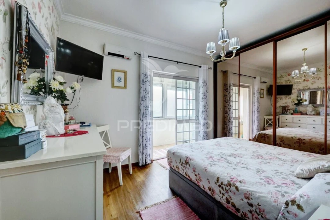 Apartamento T2 para Venda em Alfragide Foto 17