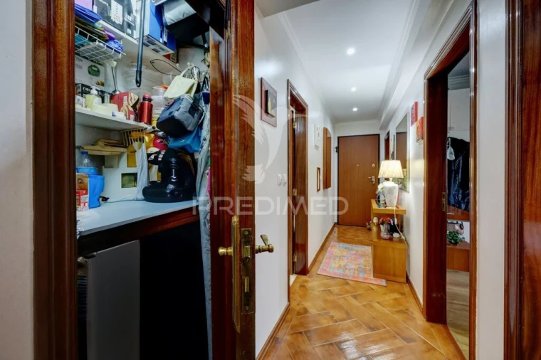 Apartamento T2 para Venda em Alfragide Foto 20