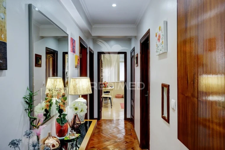 Apartamento T2 para Venda em Alfragide Foto 7