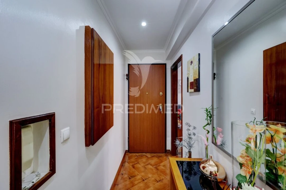 Apartamento T2 para Venda em Alfragide Foto 8