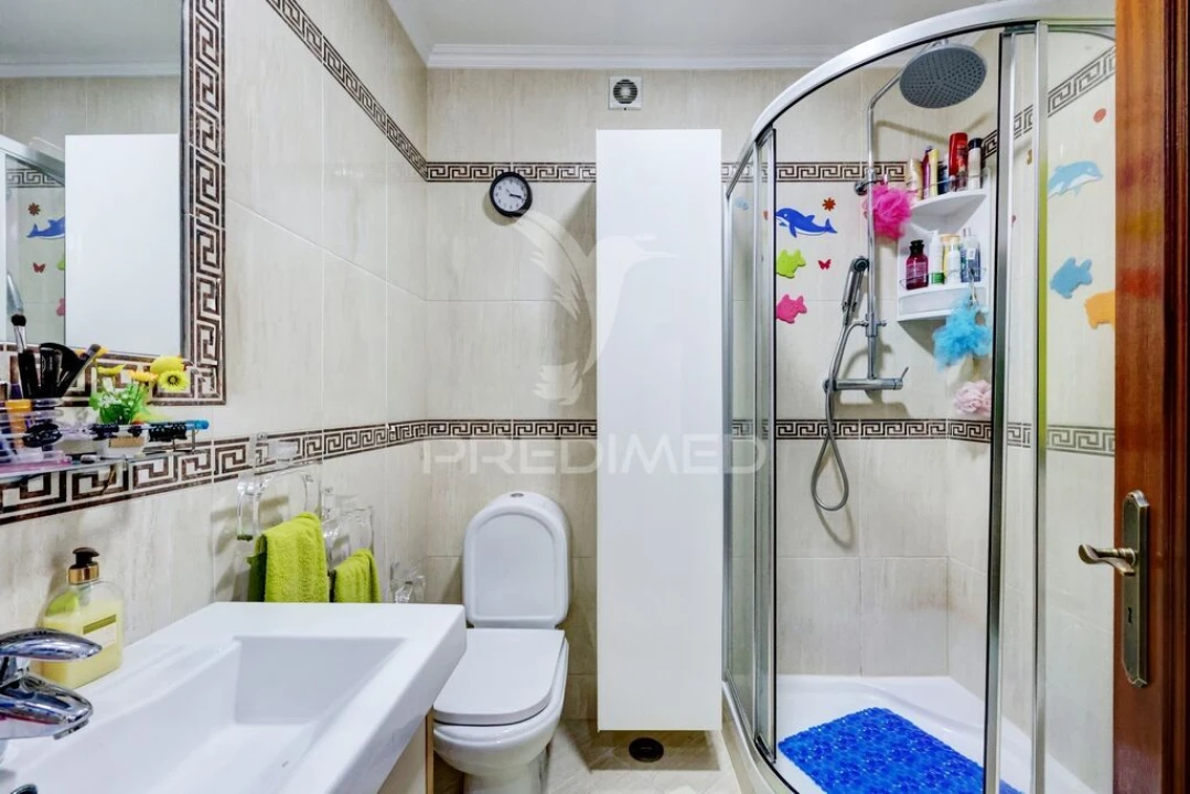 Apartamento T2 para Venda em Alfragide Foto 11