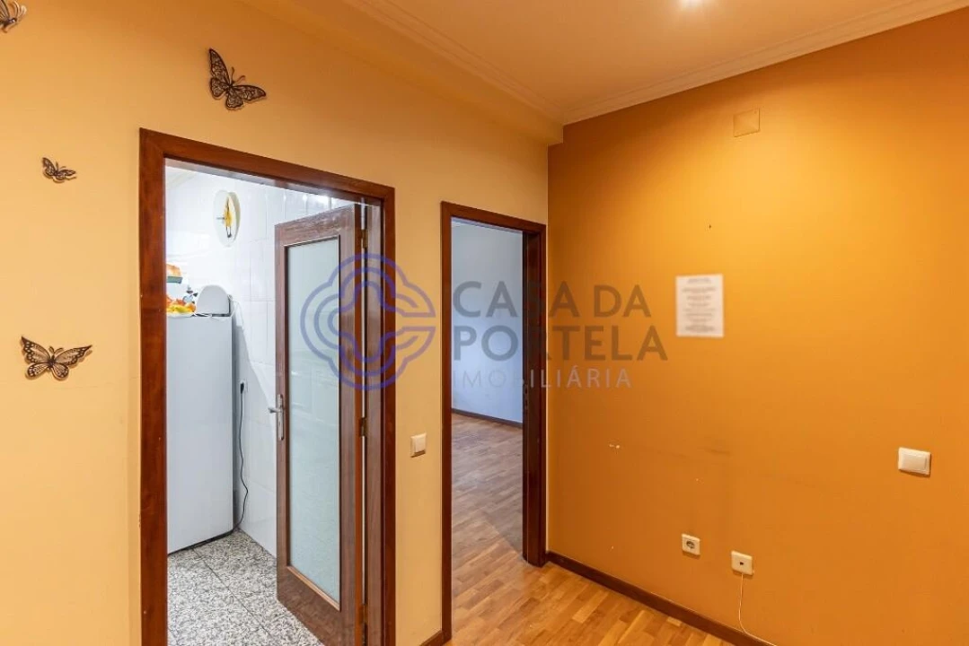 Apartamento T3 para Venda em Vilar de Andorinho Foto 4