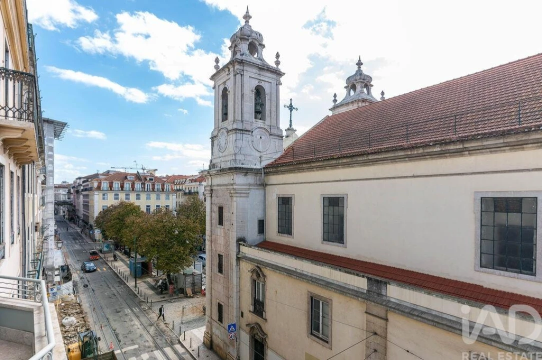 Apartamento T3 para Arrendamento em Misericórdia Foto 26