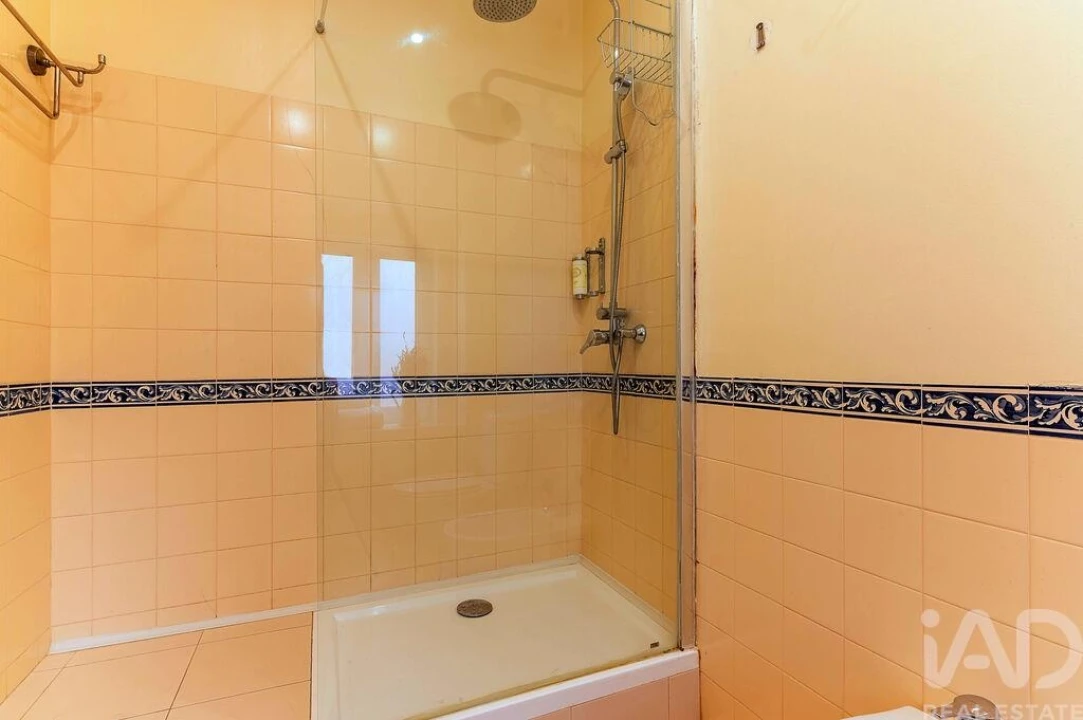 Apartamento T3 para Arrendamento em Misericórdia Foto 24