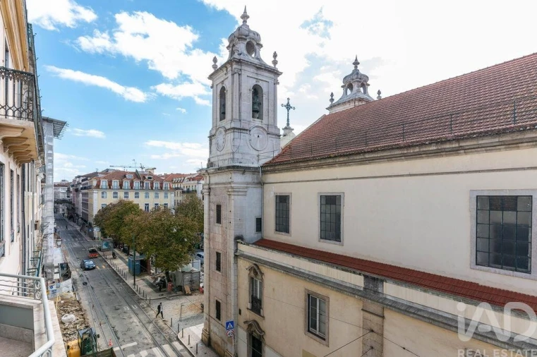 Apartamento T3 para Arrendamento em Misericórdia Foto 26