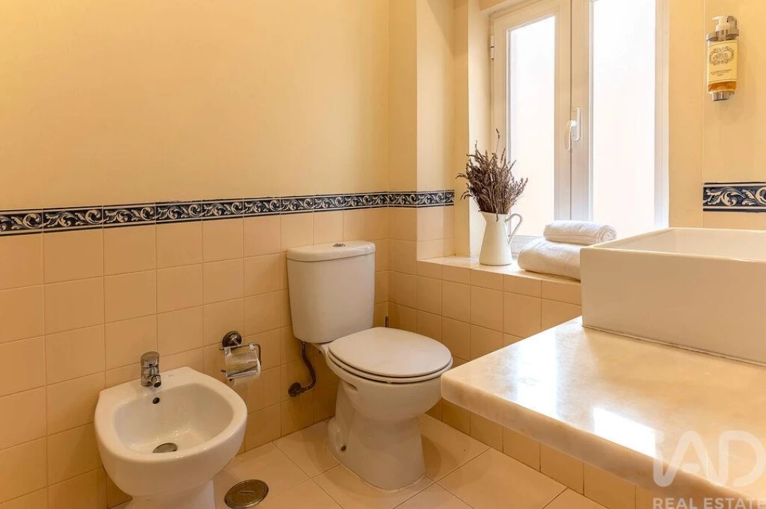 Apartamento T3 para Arrendamento em Misericórdia Foto 25