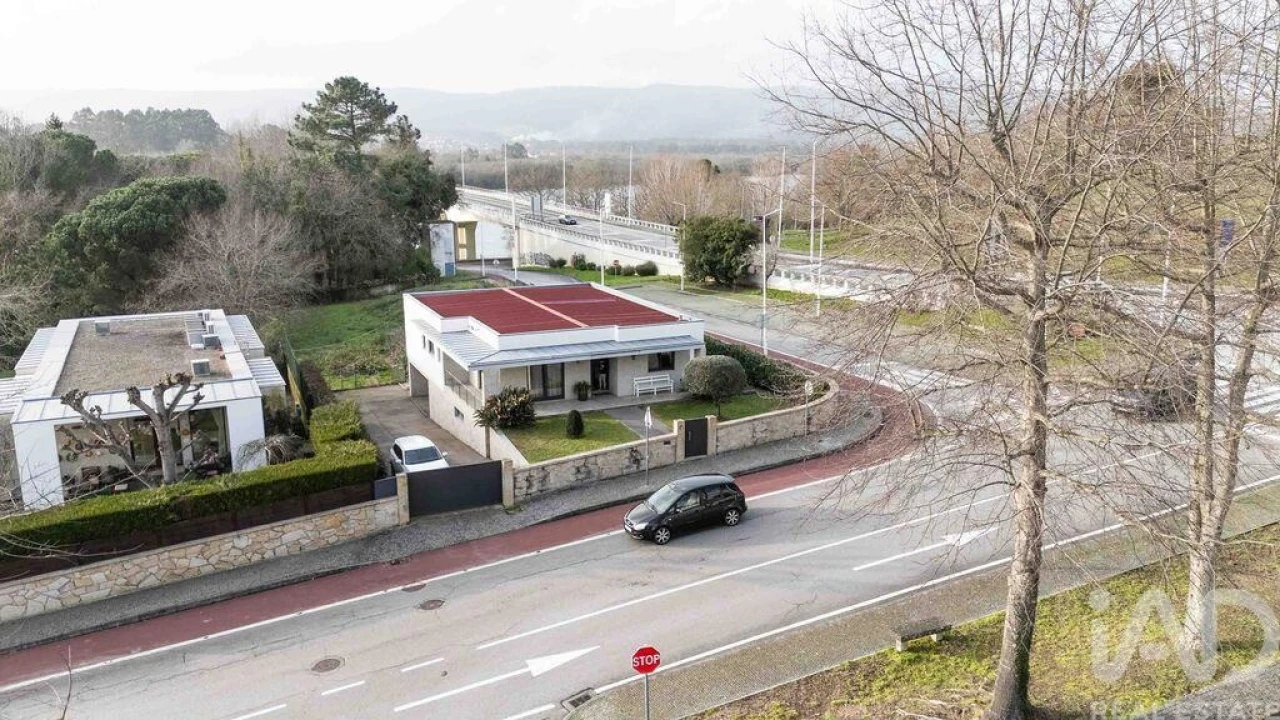 Moradia T3 para Venda em Vila Nova de Cerveira e Lovelhe Foto 1