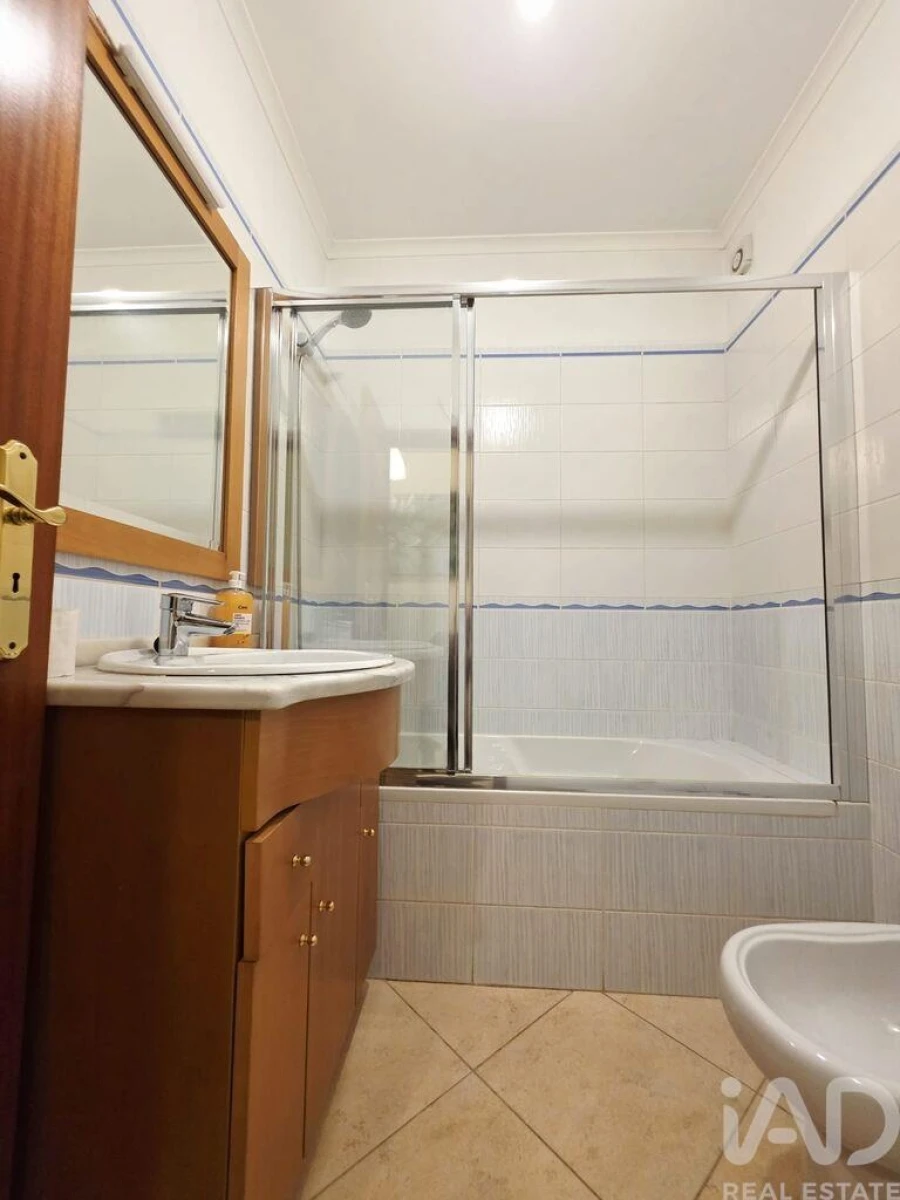 Apartamento T2 para Venda em Olhão Foto 15