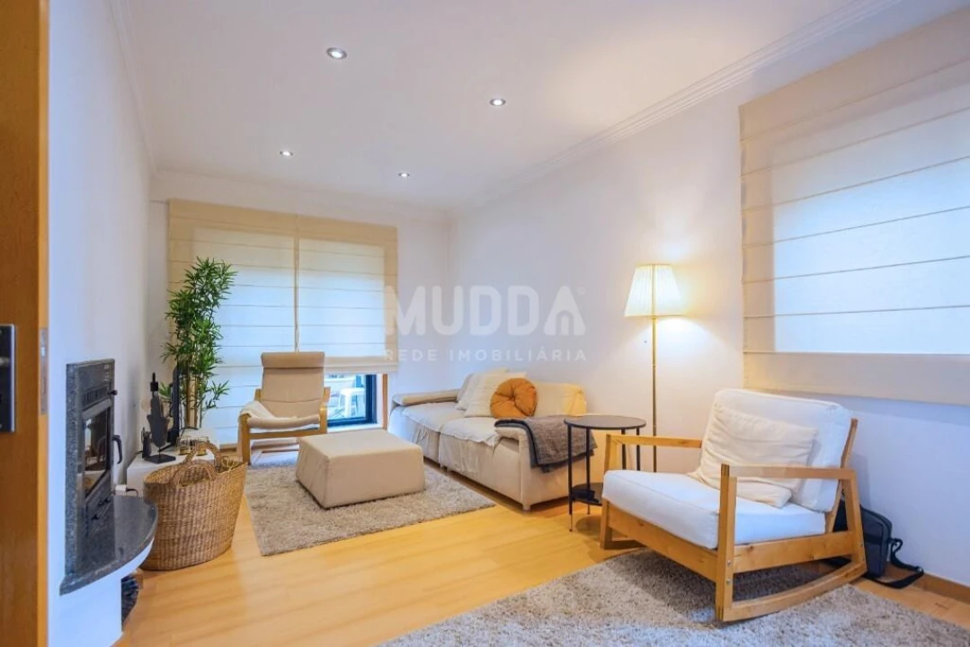 Apartamento T2 para Venda em Arrifana Foto 21