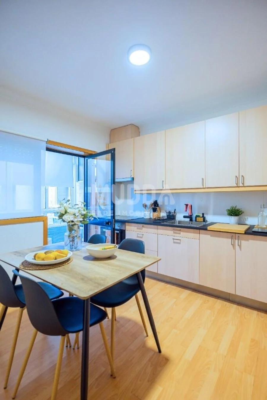 Apartamento T2 para Venda em Arrifana Foto 15