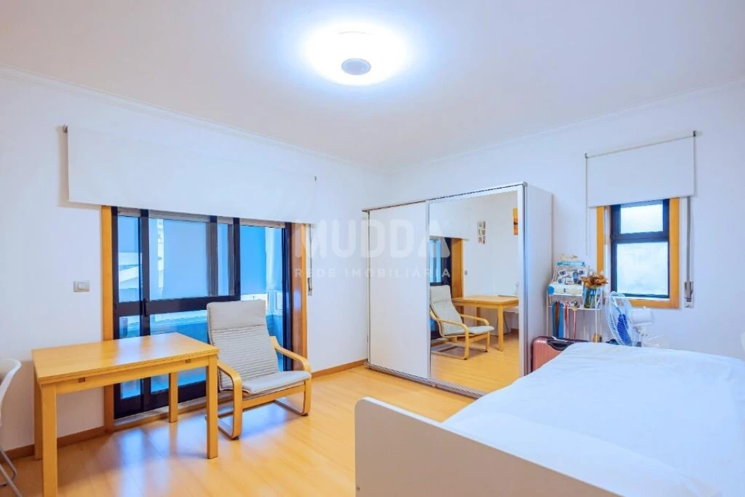 Apartamento T2 para Venda em Arrifana Foto 6