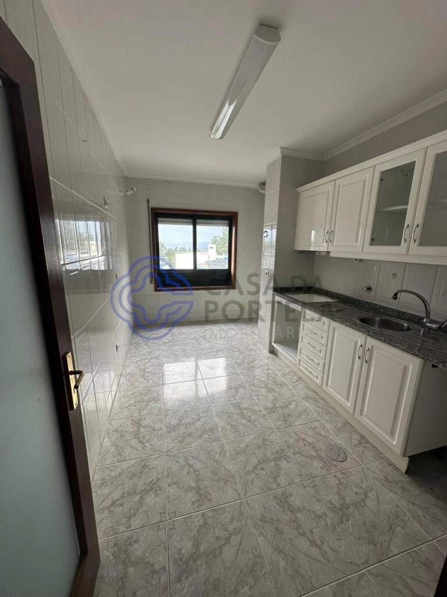 Apartamento T2 para Venda em Sandim, Olival, Lever e Crestuma Foto 1