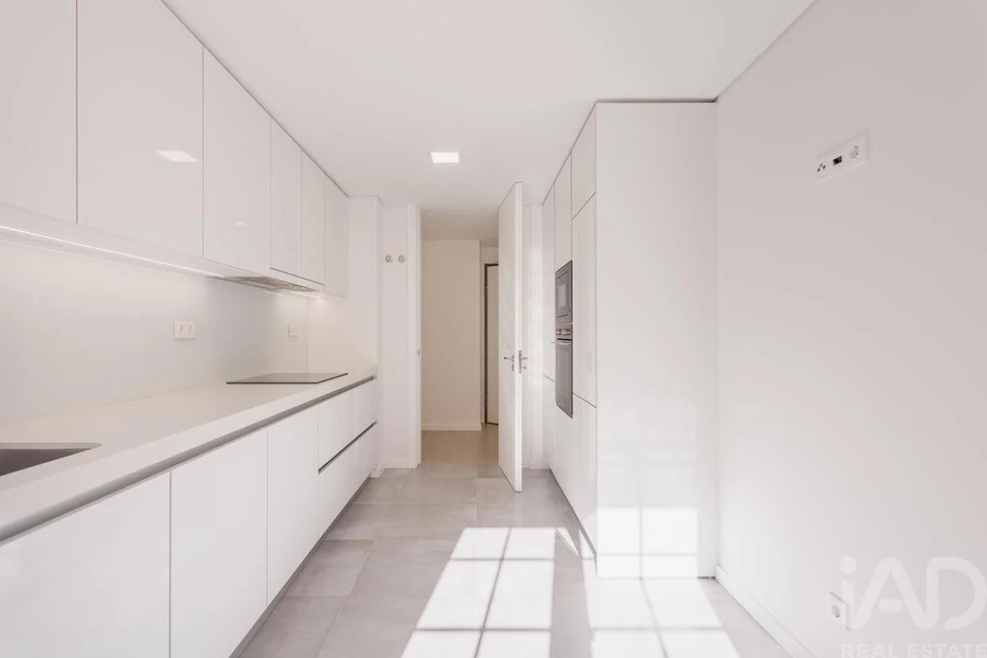 Apartamento T2 para Venda em Tavarede Foto 2