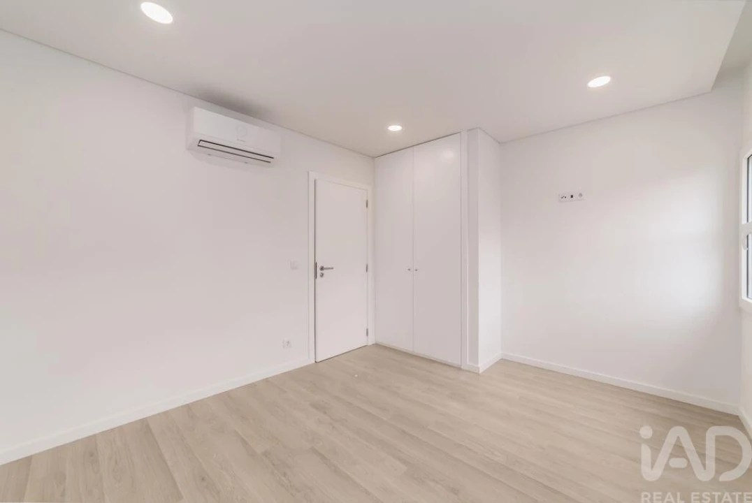 Apartamento T2 para Venda em Tavarede Foto 10