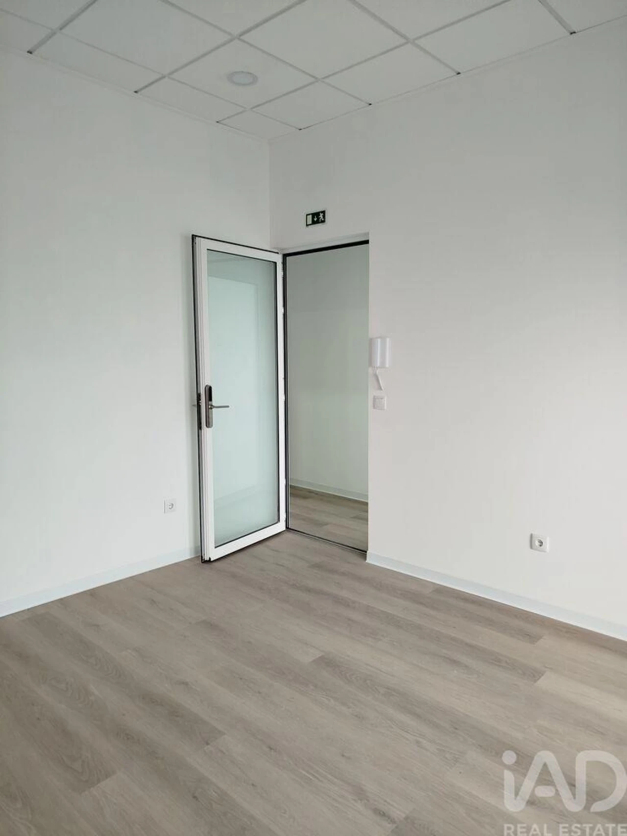 Loja para Arrendamento em Mafamude e Vilar do Paraíso Foto 5