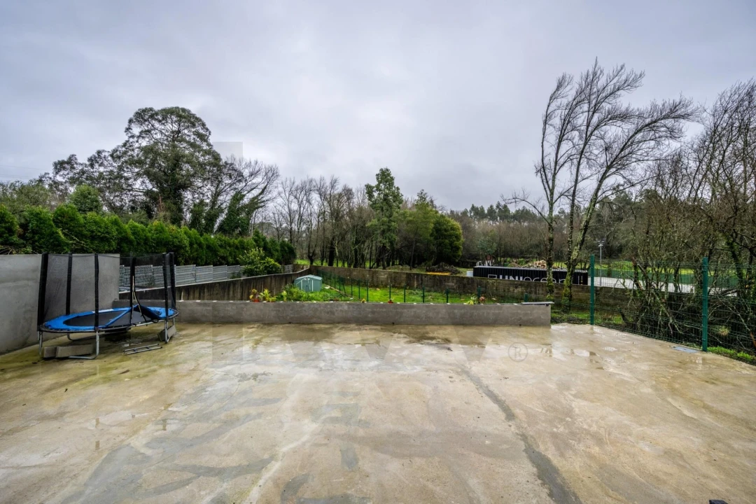 Moradia T4 para Venda em Canelas Foto 28