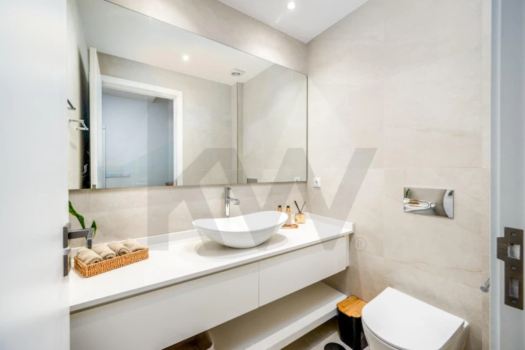 Moradia T4 para Venda em Canelas Foto 20