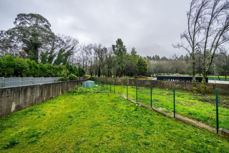 Moradia T4 para Venda em Canelas Foto 29