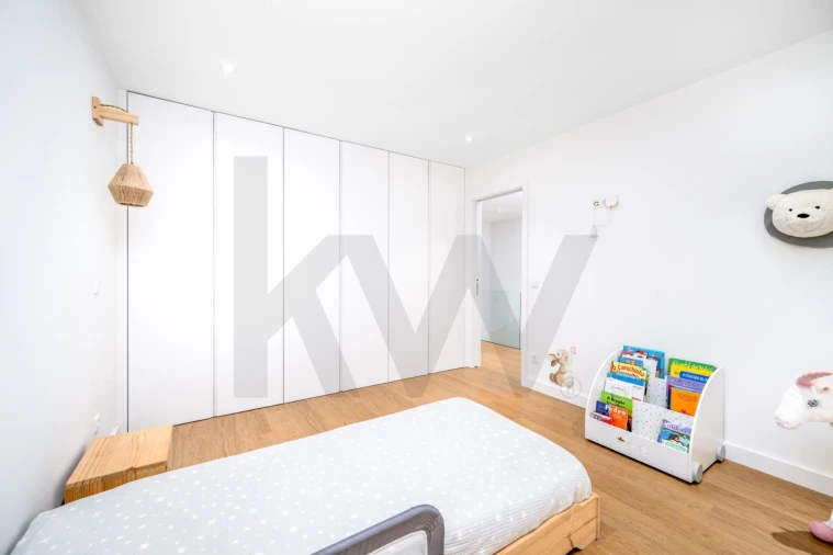 Moradia T4 para Venda em Canelas Foto 13