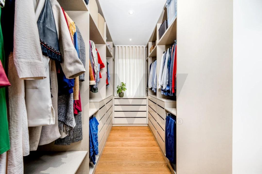 Moradia T4 para Venda em Canelas Foto 10