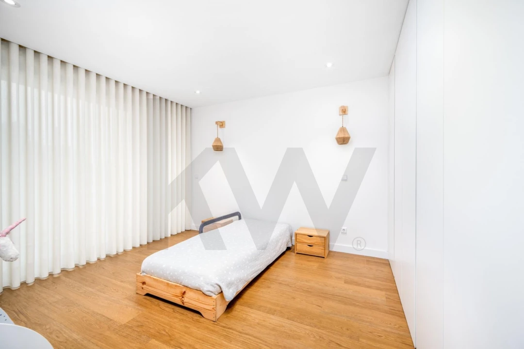 Moradia T4 para Venda em Canelas Foto 14