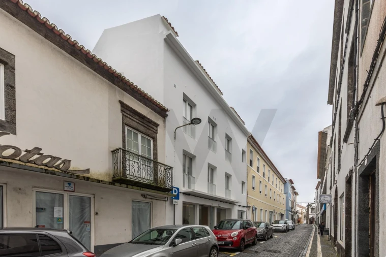 Loja para Arrendamento em Ponta Delgada (São Sebastião) Foto 3