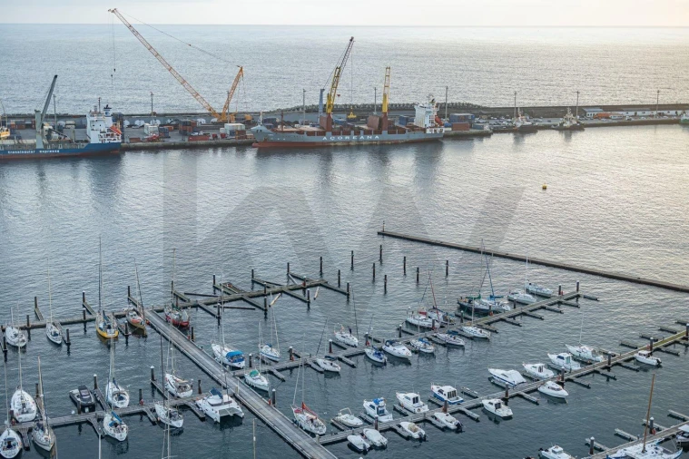 Loja para Arrendamento em Ponta Delgada (São Sebastião) Foto 15