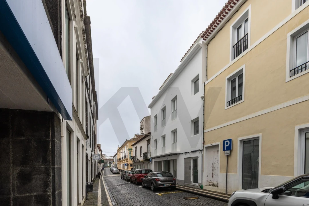 Loja para Arrendamento em Ponta Delgada (São Sebastião) Foto 4