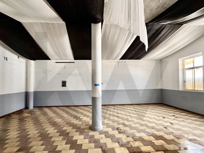 Prédio para Venda em Alvalade Foto 13