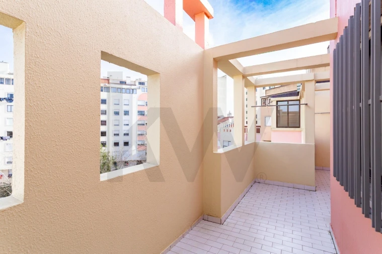 Apartamento T2 para Venda em Massamá e Monte Abraão Foto 11