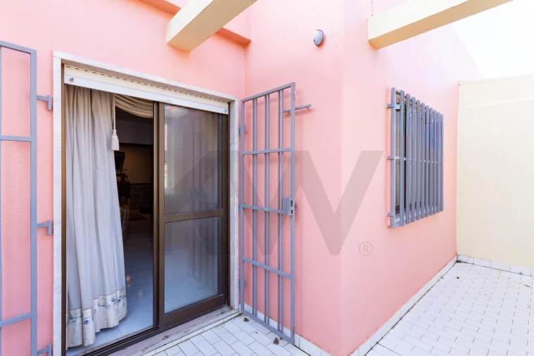 Apartamento T2 para Venda em Massamá e Monte Abraão Foto 9