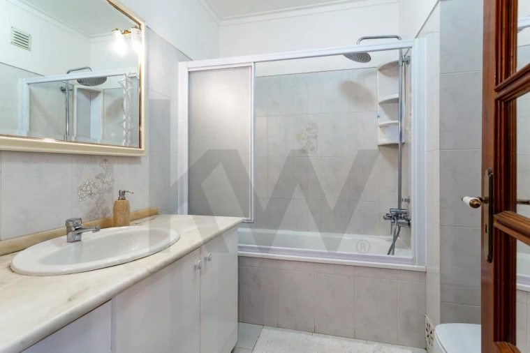 Apartamento T2 para Venda em Massamá e Monte Abraão Foto 15