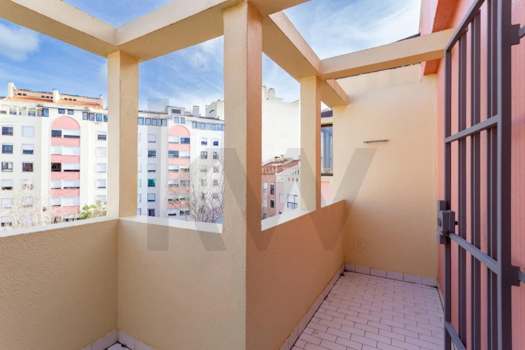 Apartamento T2 para Venda em Massamá e Monte Abraão Foto 7