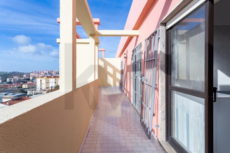 Apartamento T2 para Venda em Massamá e Monte Abraão Foto 23