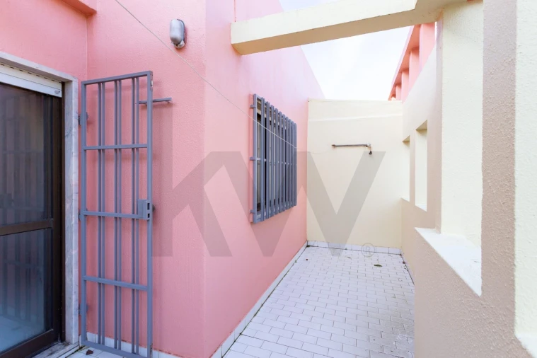 Apartamento T2 para Venda em Massamá e Monte Abraão Foto 10