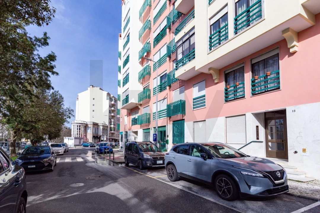 Apartamento T2 para Venda em Massamá e Monte Abraão Foto 35