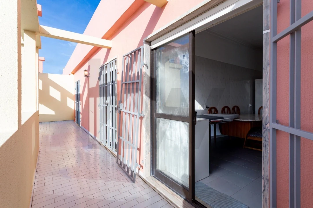 Apartamento T2 para Venda em Massamá e Monte Abraão Foto 24