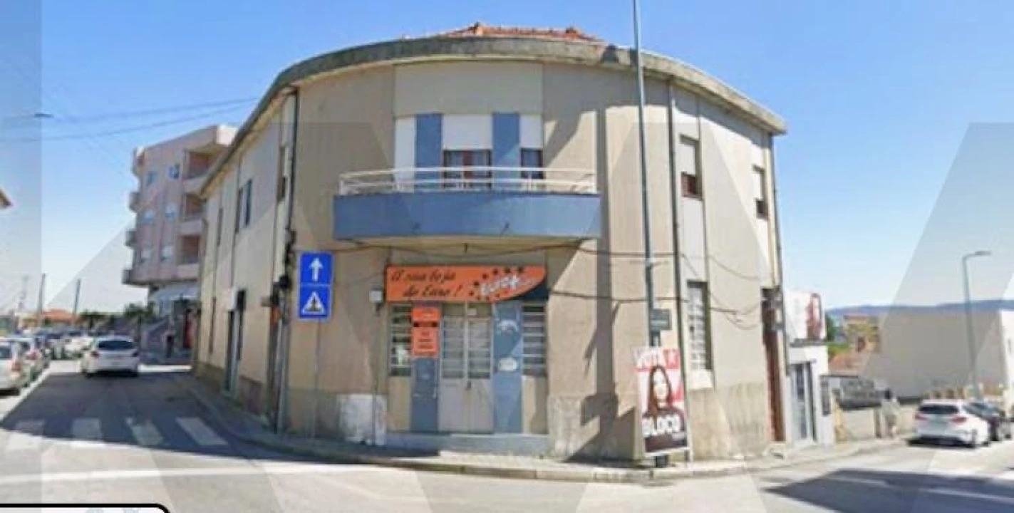 Prédio para Venda em Oliveira do Douro Foto 2