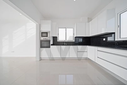 Moradia T3 para Venda em Santa Cruz