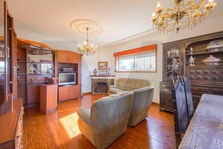 Moradia T6 para Venda em Milheiros de Poiares Foto 29