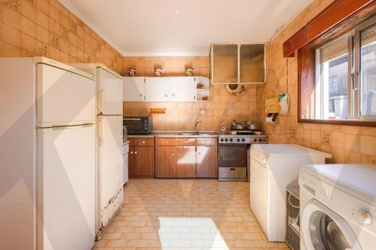 Moradia T6 para Venda em Milheiros de Poiares Foto 31