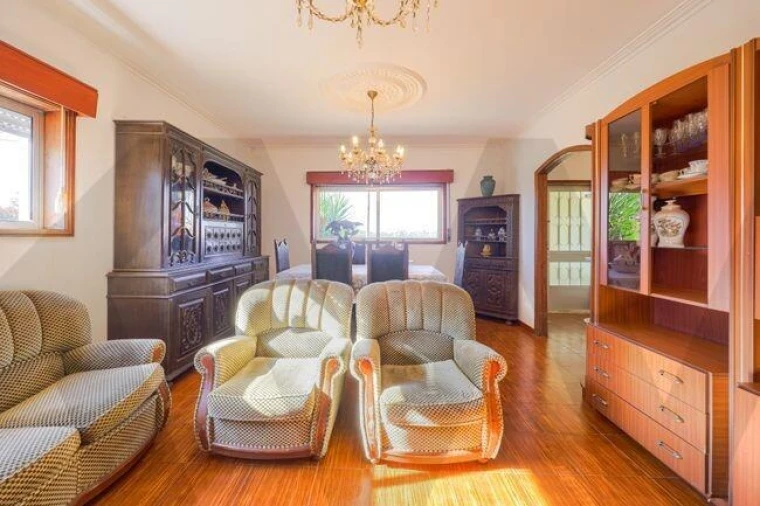 Moradia T6 para Venda em Milheiros de Poiares Foto 25