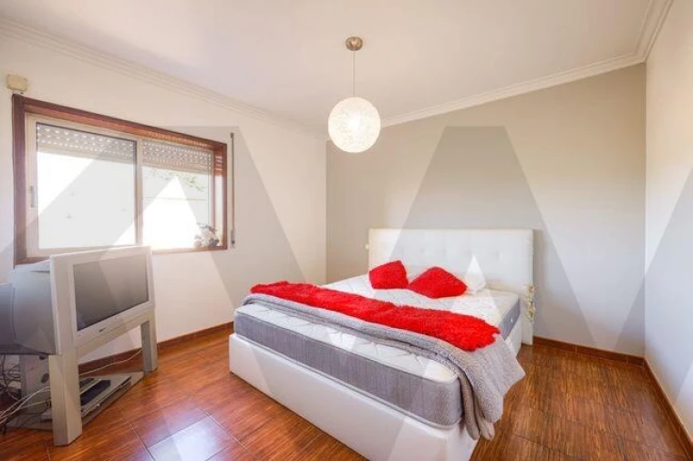 Moradia T6 para Venda em Milheiros de Poiares Foto 19