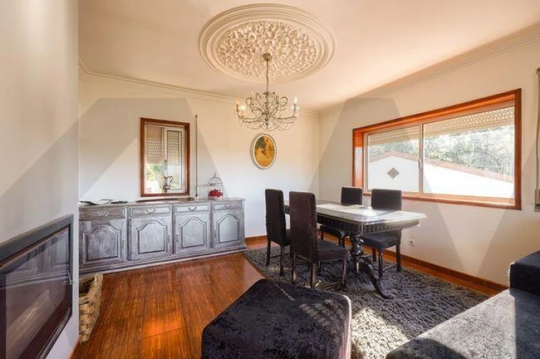 Moradia T6 para Venda em Milheiros de Poiares Foto 7