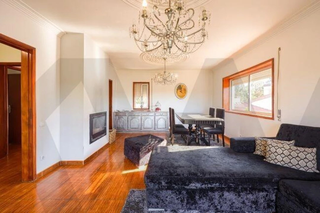 Moradia T6 para Venda em Milheiros de Poiares Foto 9